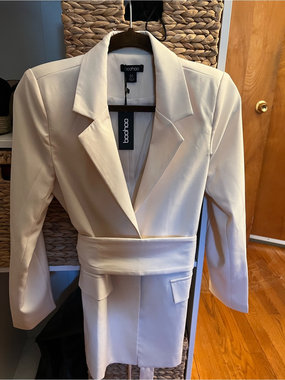 Boohoo Ivory Tailored Belted Blazer